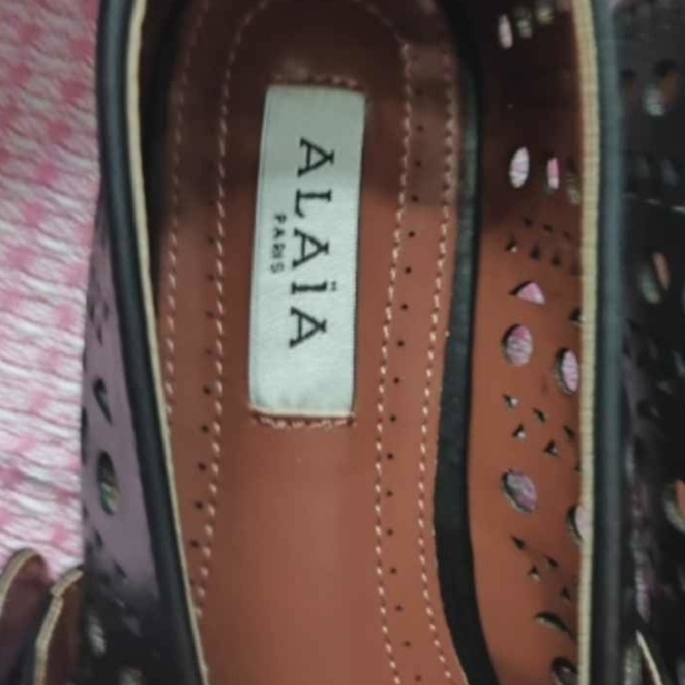 Alaïa Paris Geometric Perforated Mary Jane Shoes - Picture 7 of 7